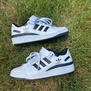 Adidas forum low